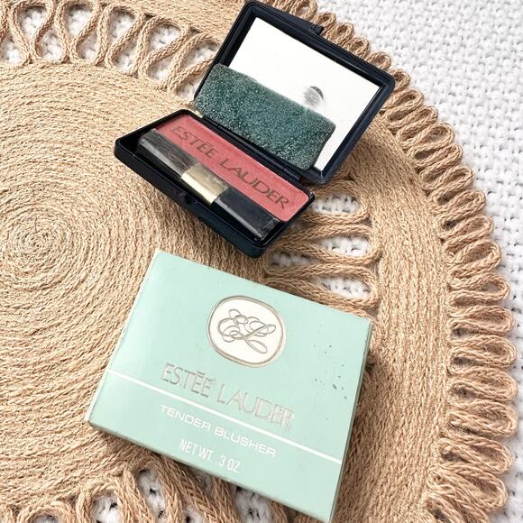 Estée Lauder Vintage NIB Tender Blusher Compact 31 Goldlit Red Rare HTF - Picture 7 of 7